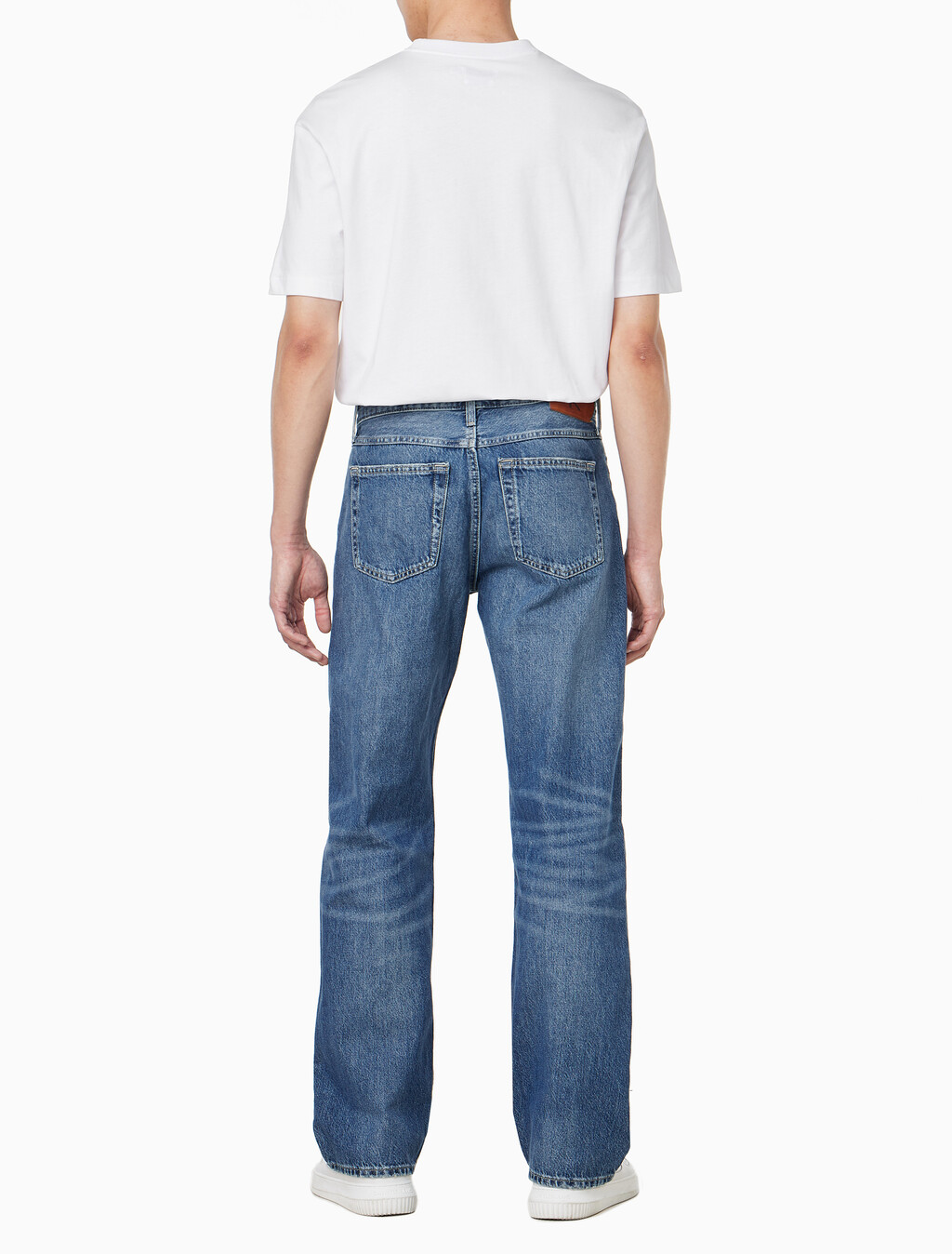 Buy 남성 90's 스트레이트핏 미드블루 라이트웨이트 데님 in color SHOCKWAVE