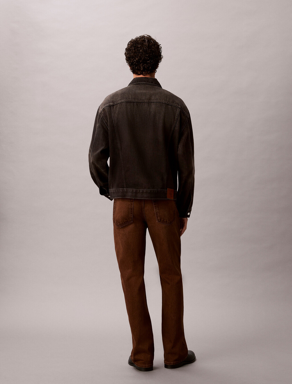 Buy 남성 90S 에스트레소 블랙 트러커 in color Black