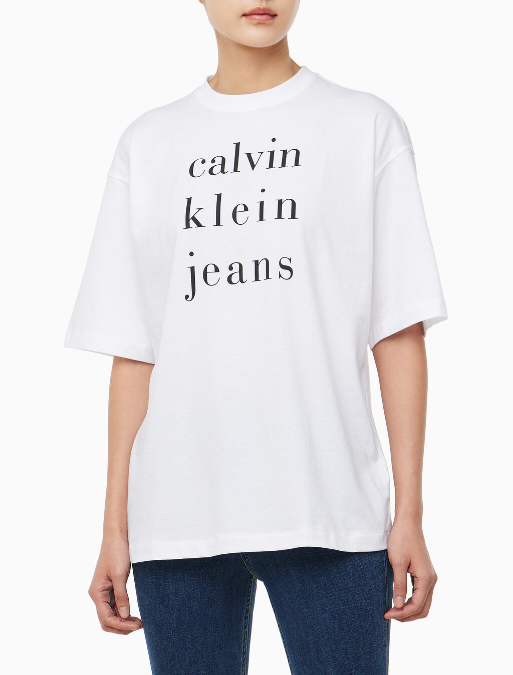 Buy 여성 CKJ 로고 반팔 티셔츠 in color BRILLIANT WHITE
