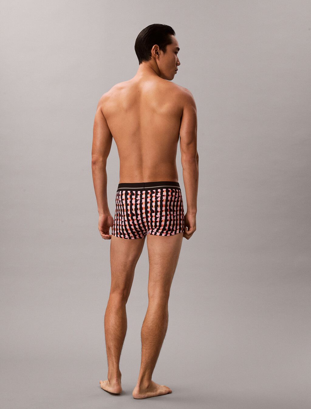 Buy 남성 뉴 사인 로고 로우 라이즈 트렁크 in color Black Print