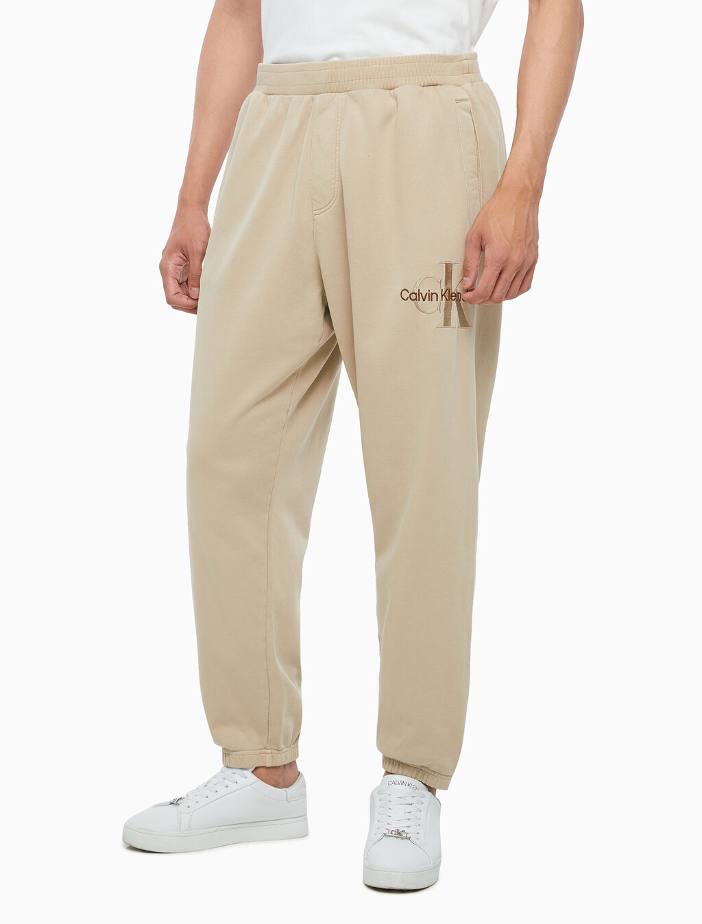 Buy 남성 미네랄 다이 팬츠 in color BEIGE