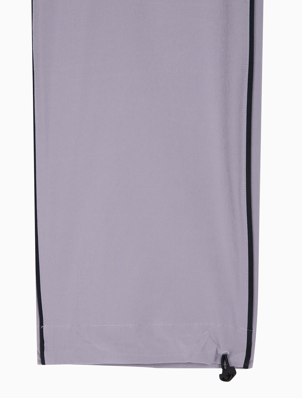 Buy 여성 릴랙스핏 우븐 조거 팬츠 in color BLK AOP/BITTER