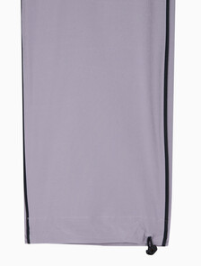 Buy 여성 릴랙스핏 우븐 조거 팬츠 in color BLK AOP/BITTER