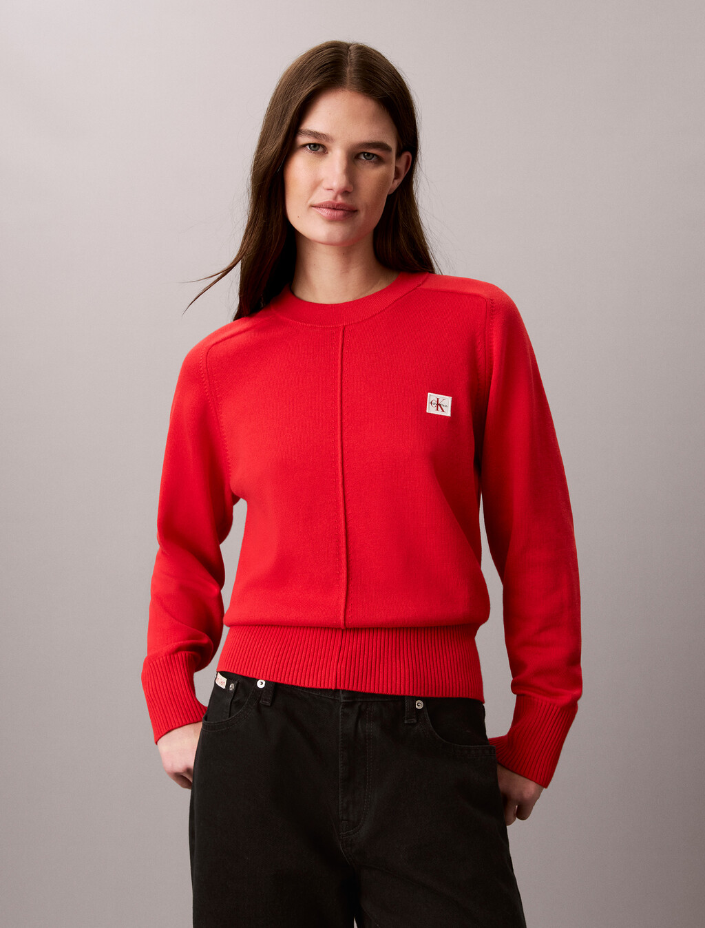 Buy 여성 우븐라벨 풀오버 스웨터 in color Goji Berry