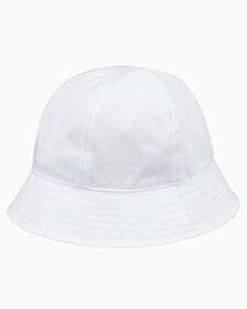 Buy 남녀공용 CK 엠브로이더리 로고 버킷햇 in color BRIGHT WHITE