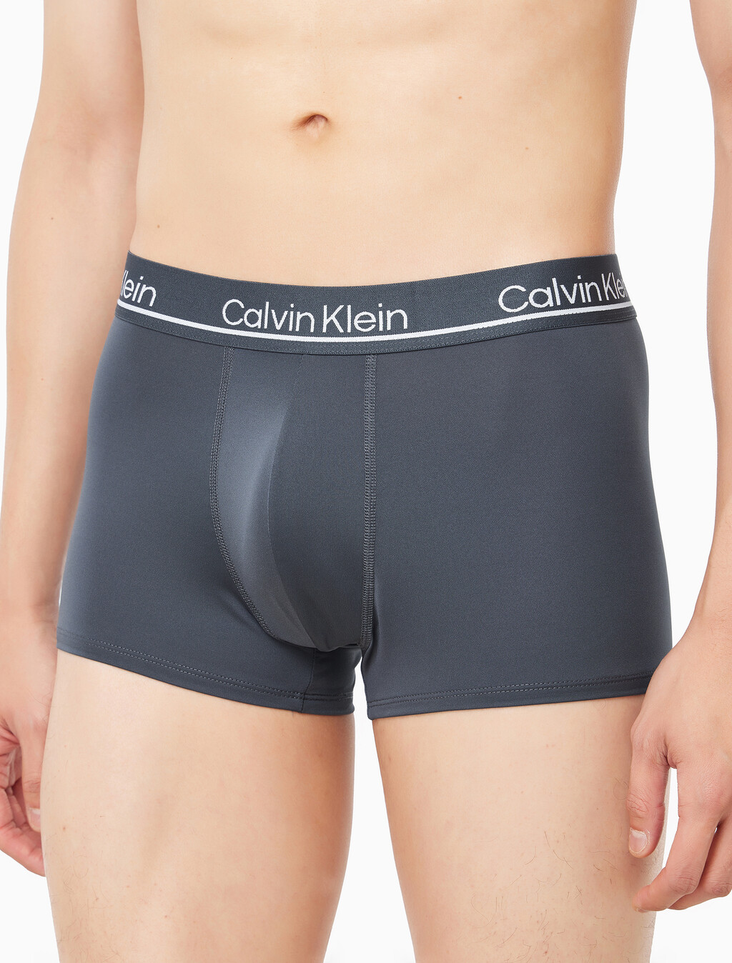 Buy 남성 CK 마이크로 플러스 로우 라이즈 트렁크 4PK in color Charcoal / Black / White / Black