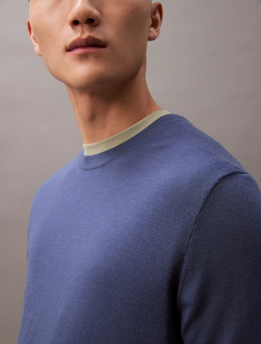 Buy 유니섹스 롱슬리브 테크니컬 메리노 울 크루넥 스웨터 in color VINTAGE INDIGO