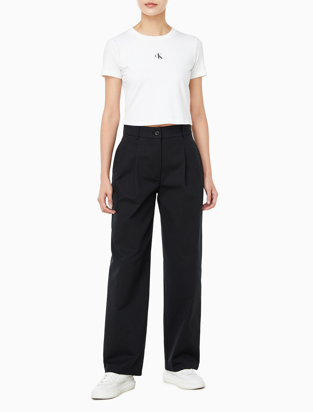Buy 여성 스트레치 치노 와이드 핏 팬츠 in color BLACK