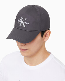 Buy 남녀공용 CKJ 모노그램 엠브로이더리 캡 in color CHARCOAL