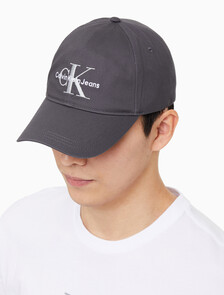 Buy 남녀공용 CKJ 모노그램 엠브로이더리 캡 in color CHARCOAL