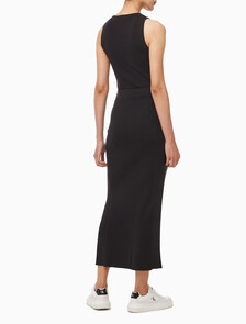 Buy 여성 우븐 라벨 스웨터 스커트 in color CK BLACK