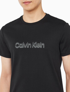 Buy 슬림핏 캘빈클라인 로고 티 in color BLACK