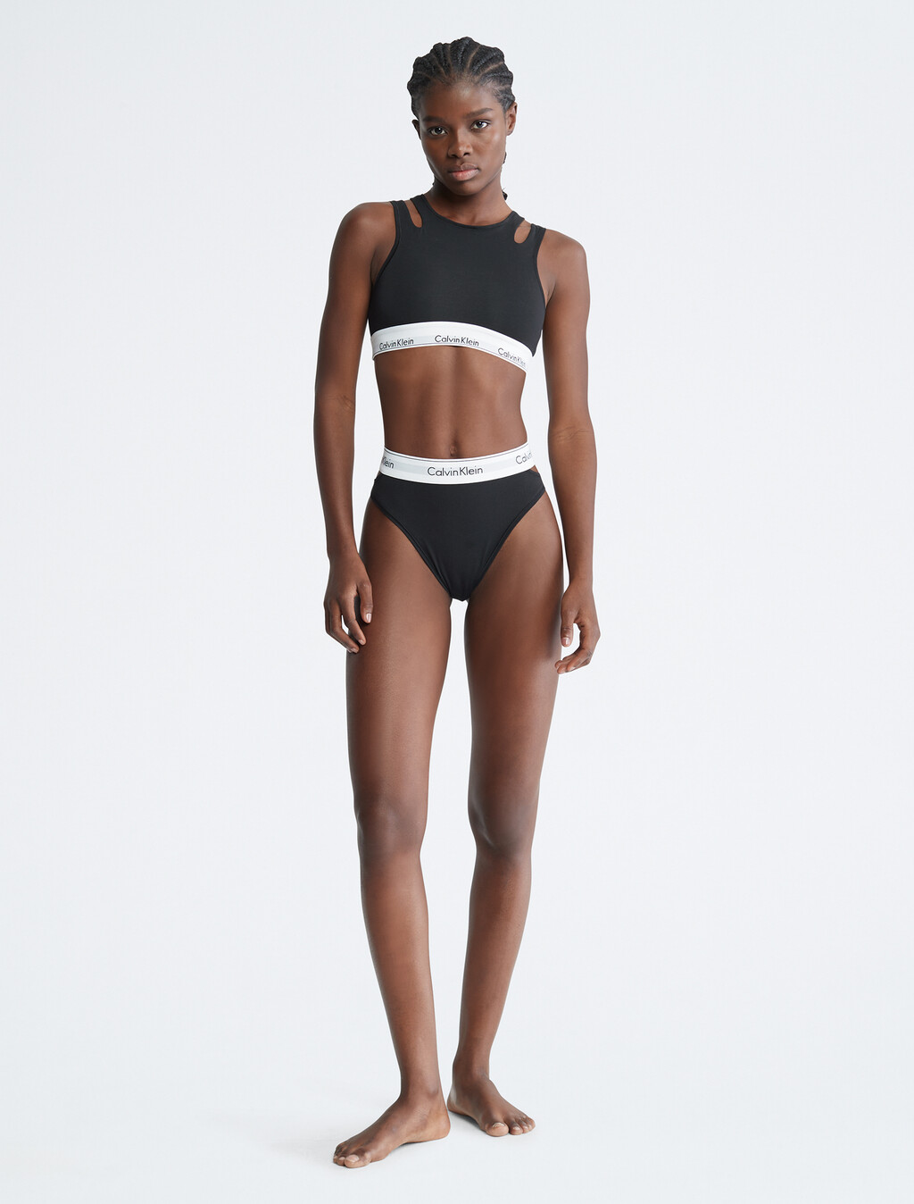 Buy 여성 모던 코튼 디컨스트럭티드 비키니 팬티 in color BLACK