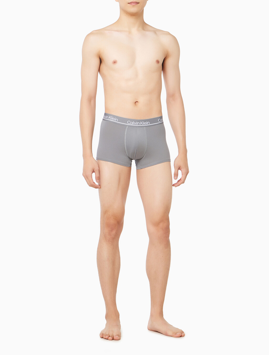 Buy 남성 CK 마이크로 플러스 로우 라이즈 트렁크 4PK in color Charcoal / Black / White / Black