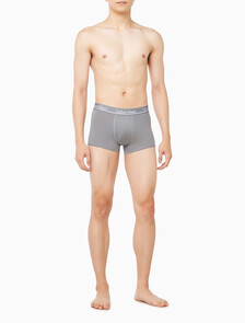 Buy 남성 CK 마이크로 플러스 로우 라이즈 트렁크 4PK in color Charcoal / Black / White / Black
