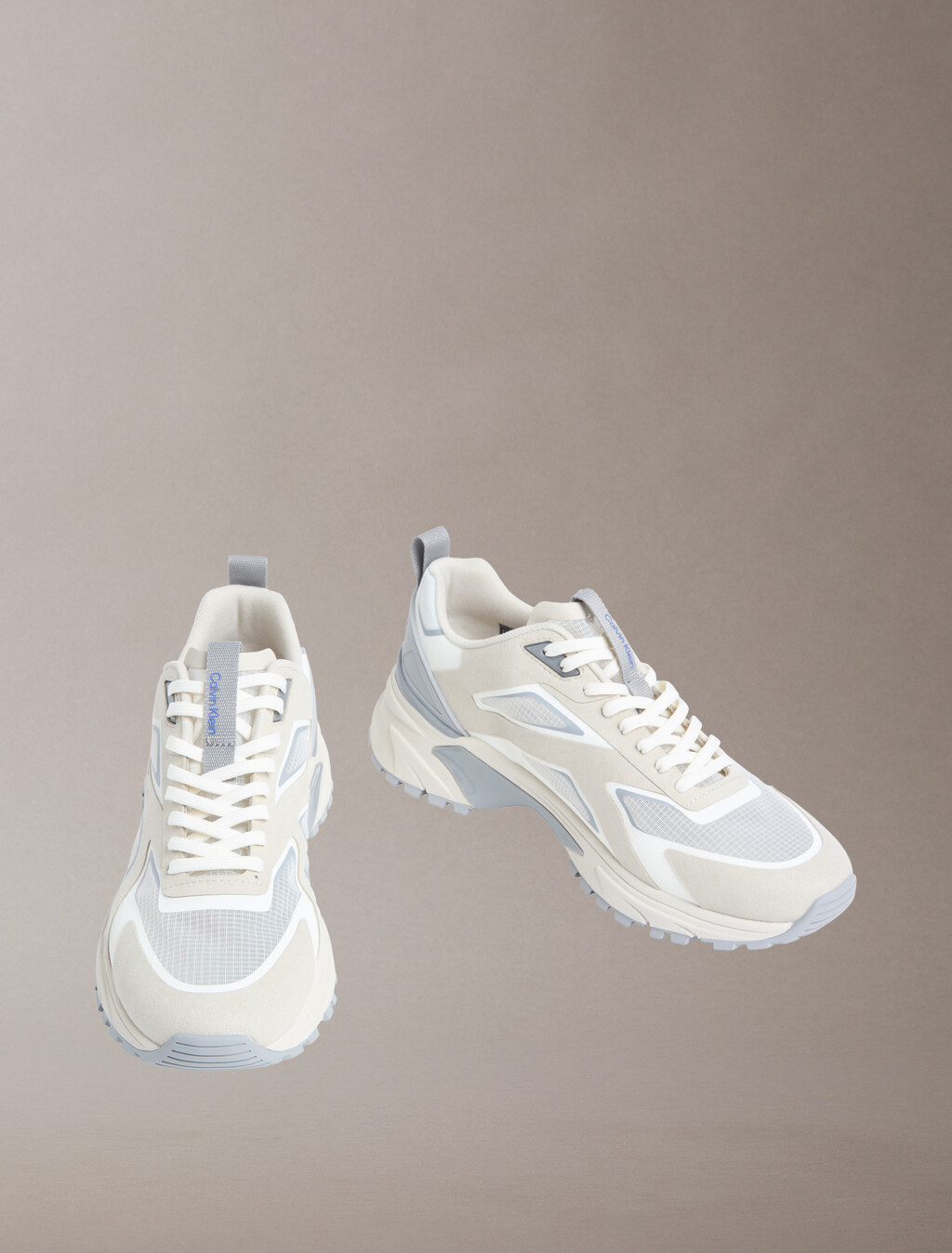 Buy 남성 트레일블러이저 하이크 러너 레이스업 슈즈 in color Ivory