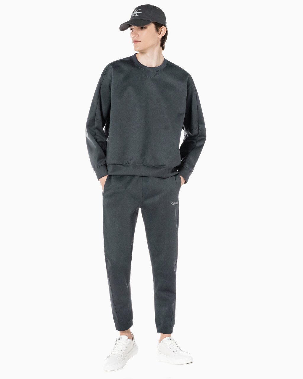 Buy 남성 릴렉스핏 조거 팬츠 in color BLACK