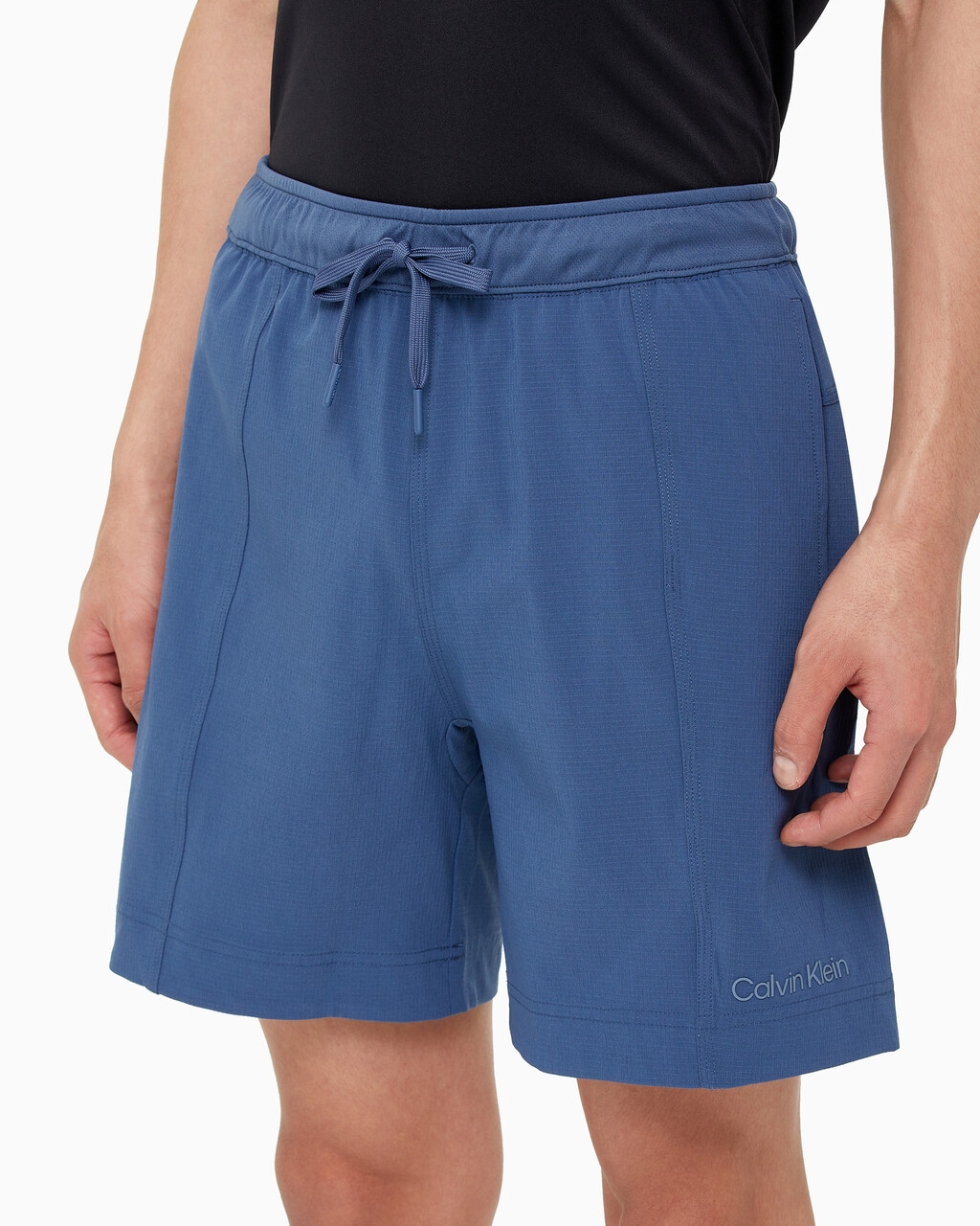 Buy 남성 레귤러 핏 에센셜 하이 스트레치 기능성 우븐 쇼츠 in color CRAYON BLUE