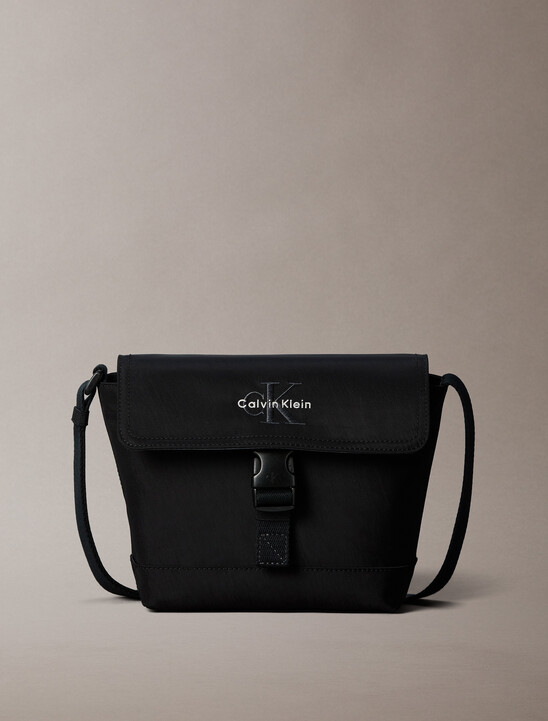 남성 볼드 로고 나일론 헤더 스몰 플랩 메신저 백