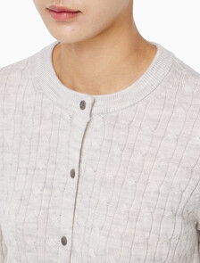 Buy 여성 울 케이블 크루넥 가디건 in color Light Grey