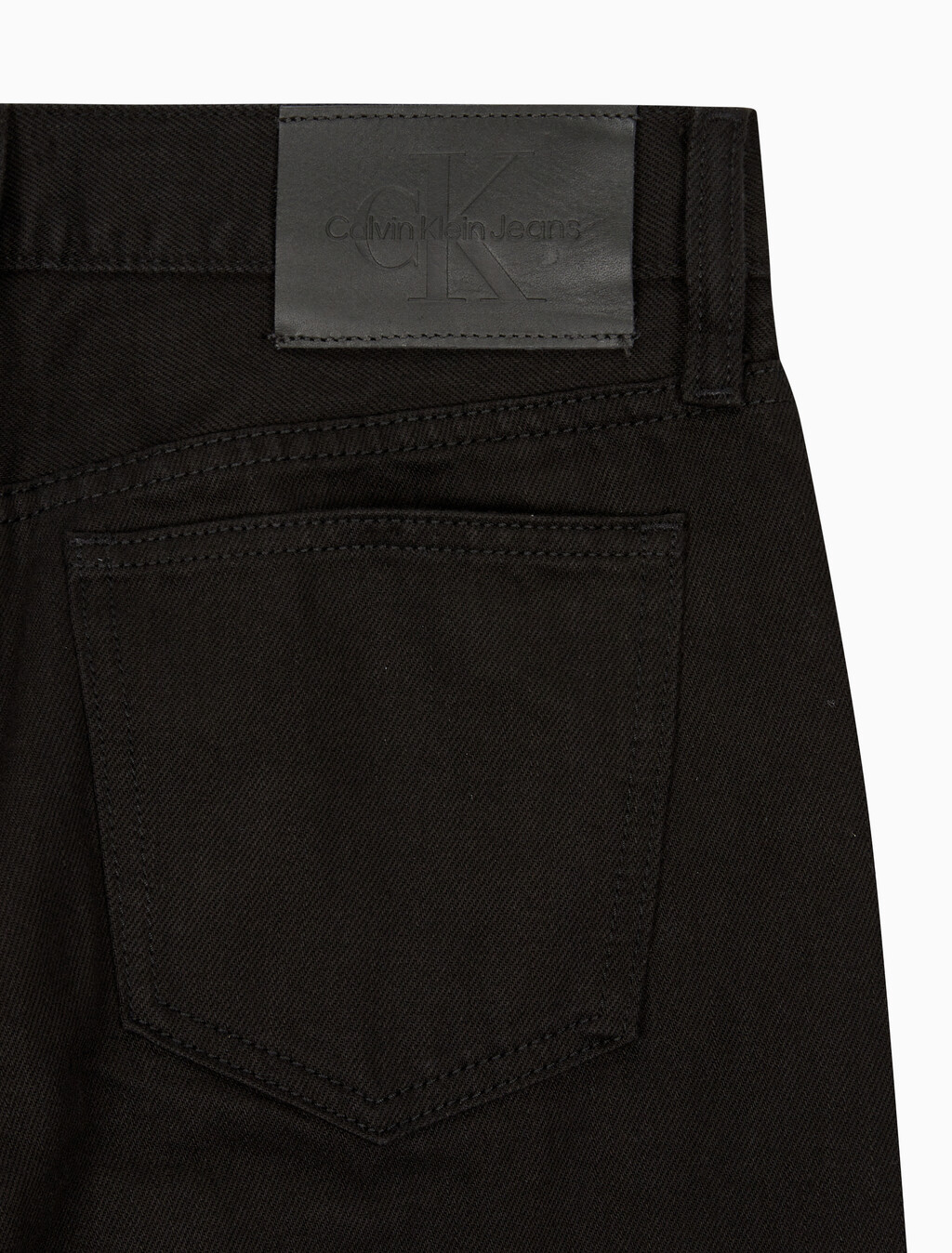 Buy 여성 로우라이즈 스트레이트핏 블랙 데님 in color WASHED BLACK LOGO LACE