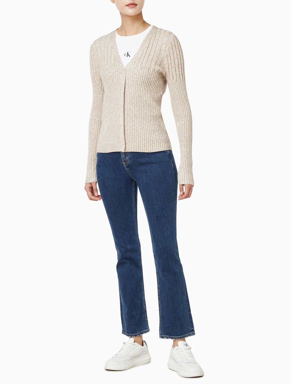 Buy 여성 립 가디건 in color Beige