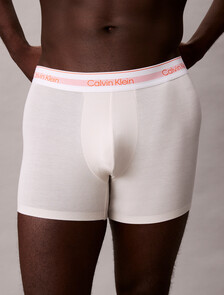 Buy 남성 아이콘 모달 메쉬 스트레치 트렁크 in color Light Beige