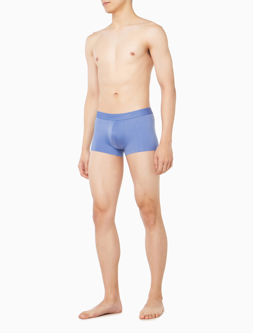 Buy 남성 CK 블랙 마이크로파이버 스트레치 트렁크 in color BLUE