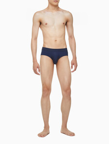 Buy 남성 CK 블랙 마이크로 싱글 힙브리프 in color BLUE SHADOW