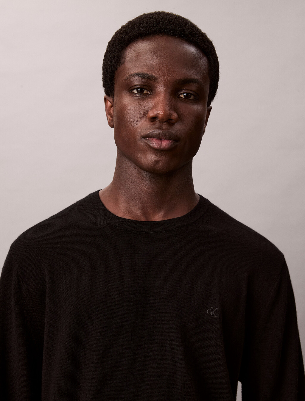 Buy 남성 메리노 울 크루넥 스웨터 in color BLACK