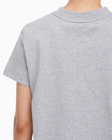 Buy 여성 릴렉스핏 아카이브 로고 크루넥 반팔 티셔츠 in color HEROIC GREY HEATHER CM1BK 08