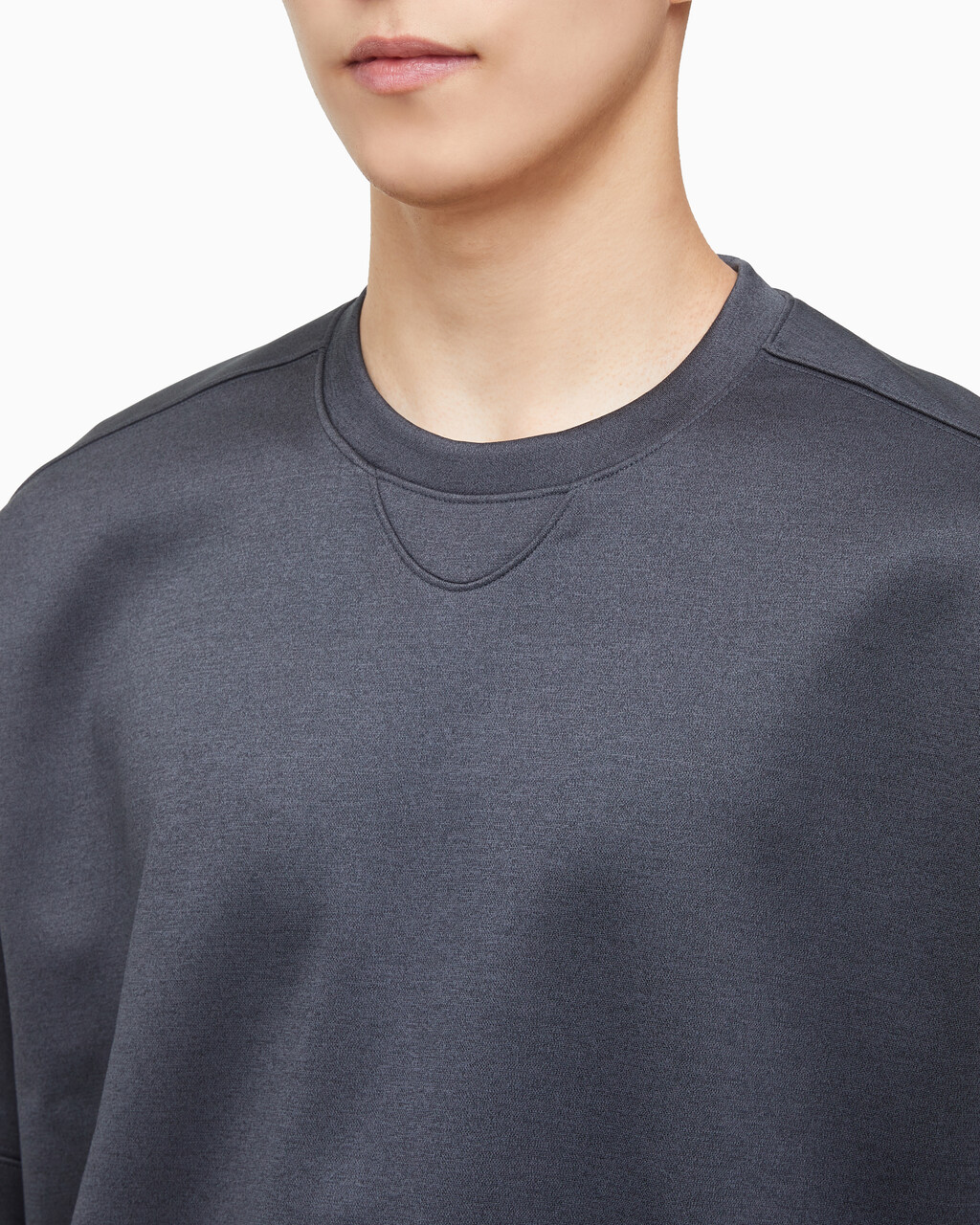 Buy 남성 릴렉스핏 스웻셔츠 in color BLACK