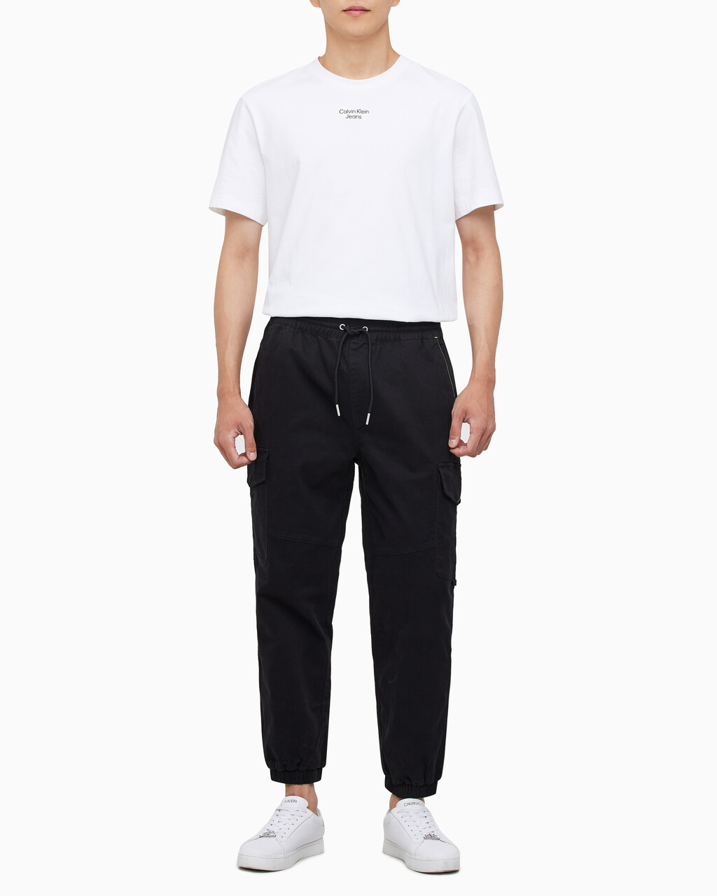 Buy 남성 워시드 카고 팬츠 in color CK BLACK