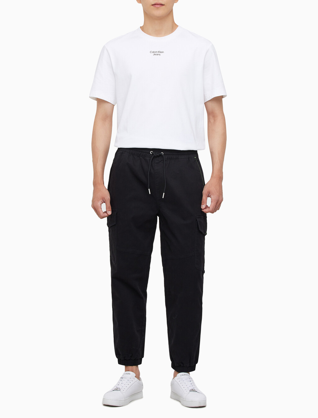 Buy 남성 워시드 카고 팬츠 in color CK BLACK