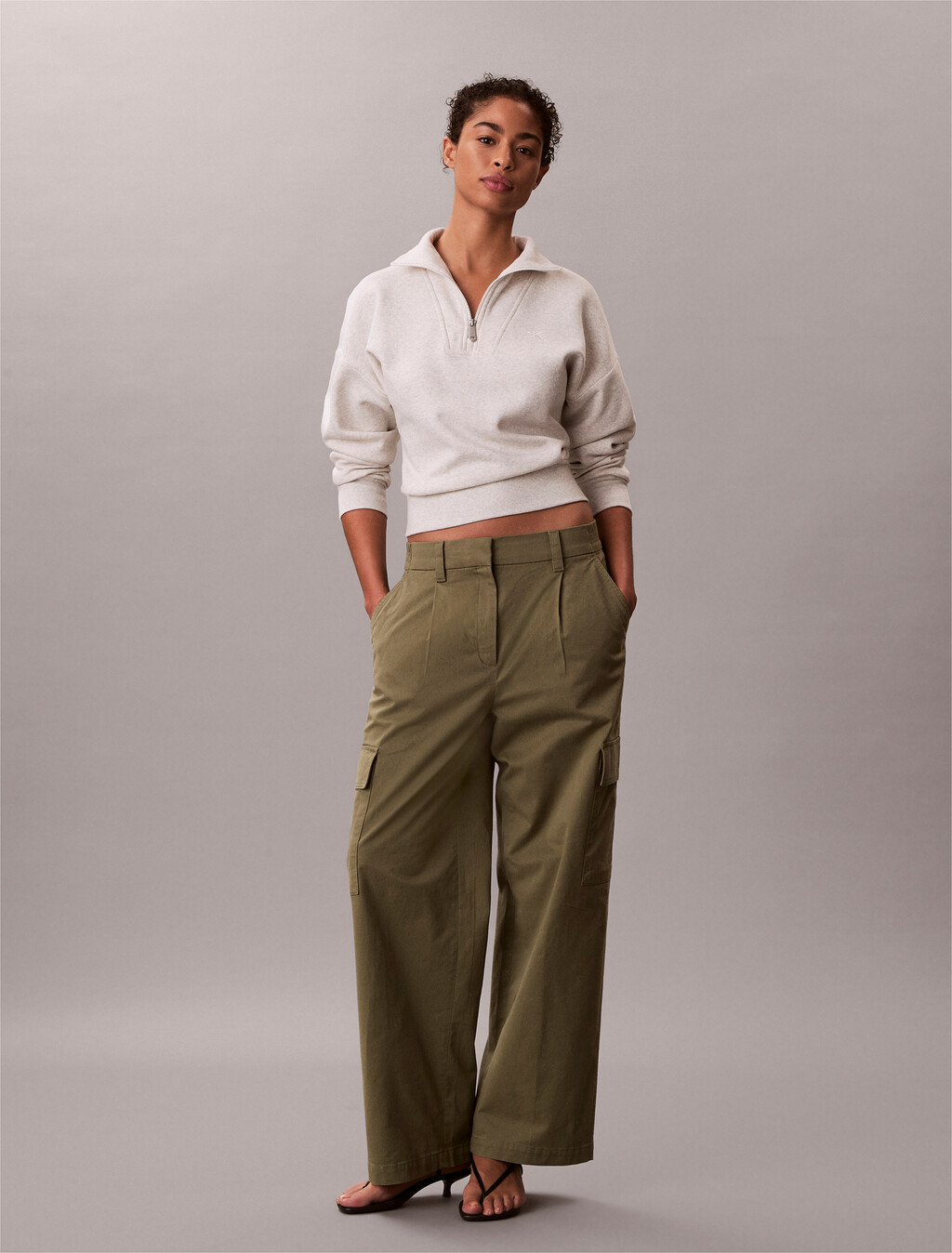 Buy 여성 카고 팬츠 in color Deep Green