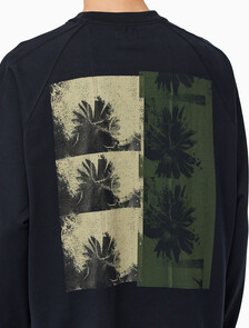 Buy 남성 롱슬리브 플로랄 스터디 크루넥 티 in color BLACK BEAUTY