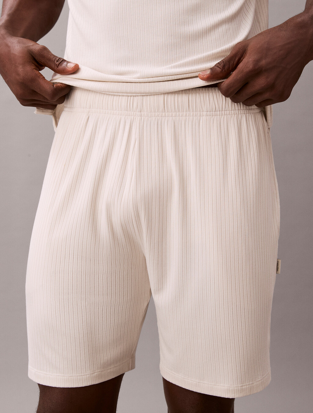 Buy 남성 모달 립 모달 립 반팔 쇼츠 세트 in color CHALK