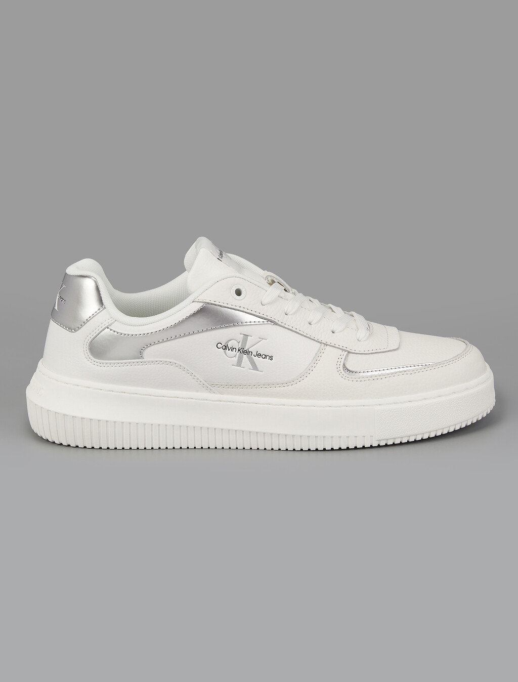 Buy 남성 말모 메타 스니커즈 in color WHITE/SILVER