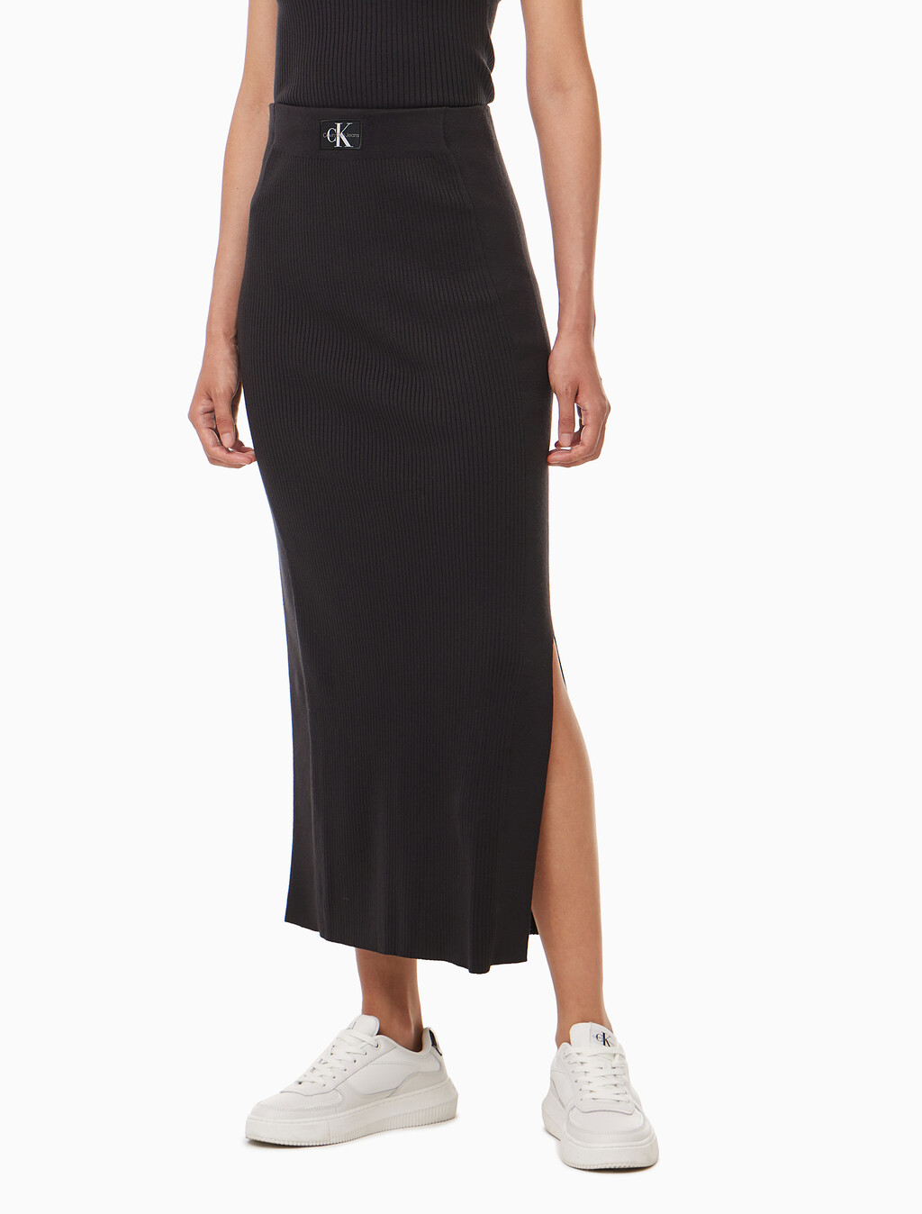 Buy 여성 우븐 라벨 스웨터 스커트 in color CK BLACK