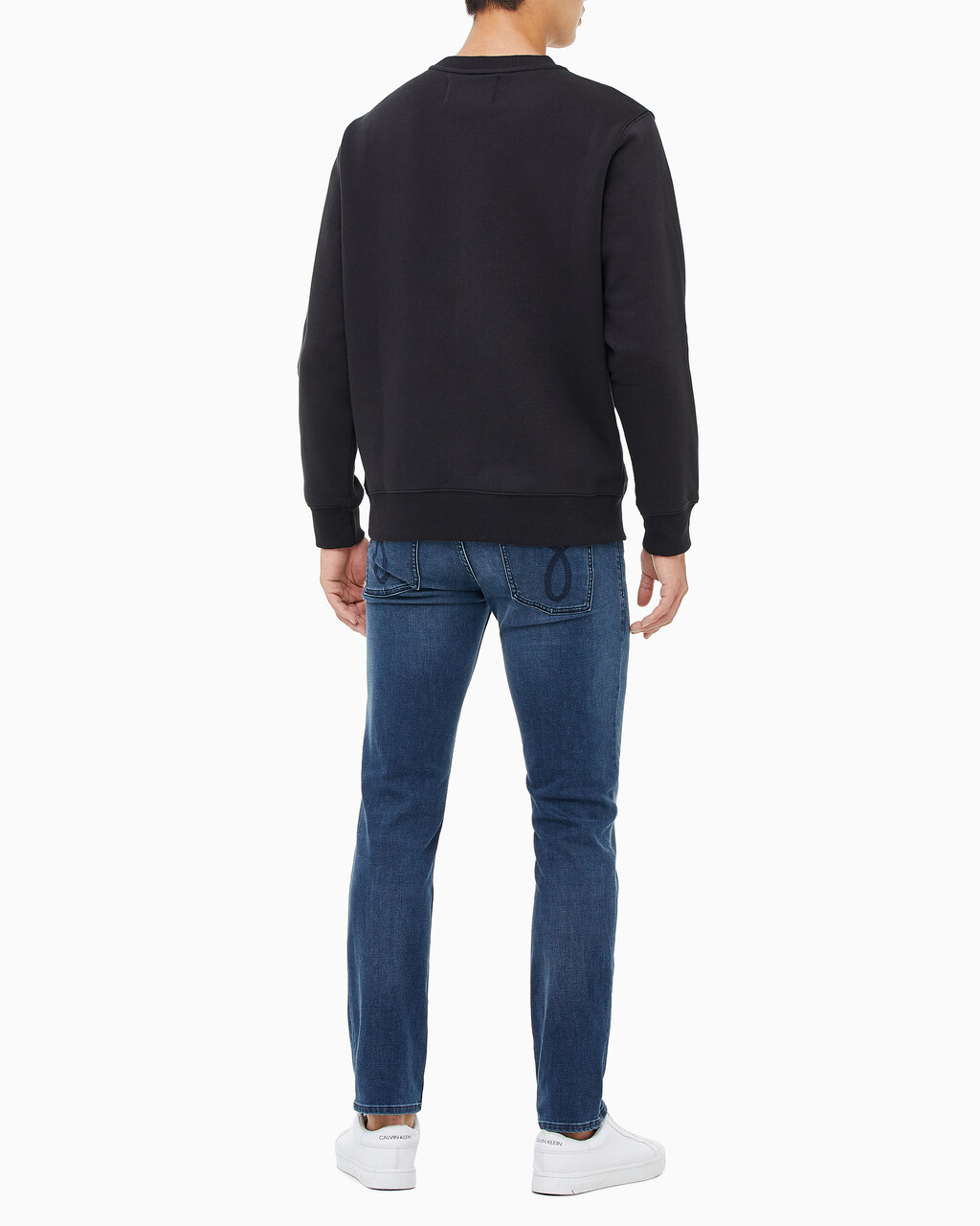 Buy 남성 레귤러핏 CK 뱃지 로고 기모 스웨트셔츠 in color CK BLACK