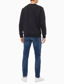Buy 남성 레귤러핏 CK 뱃지 로고 기모 스웨트셔츠 in color CK BLACK