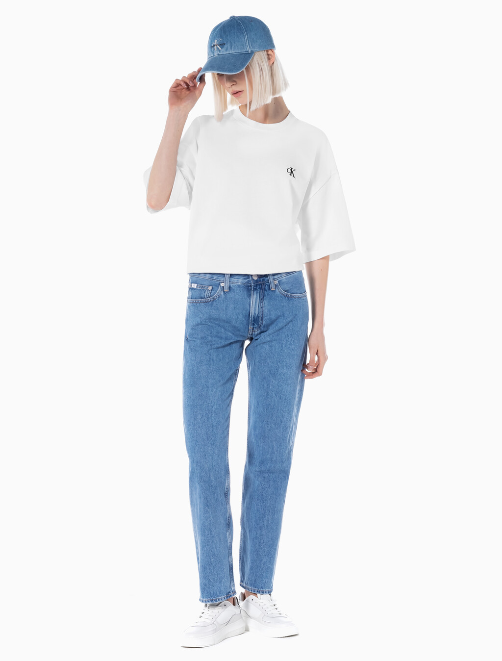 Buy 여성 로우라이즈 스트레이트핏 미드블루 데님 in color MID BLUE BACK EMBRO