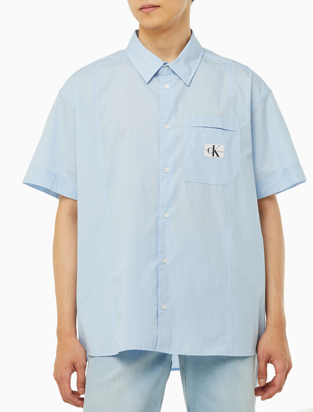 Buy 남성 릴렉스핏 패널 스트라이프 반팔 셔츠 in color SKY BLUE
