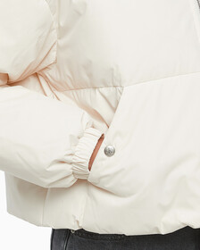 Buy 여성 볼륨 넥 크롭 다운 푸퍼 in color WHITE