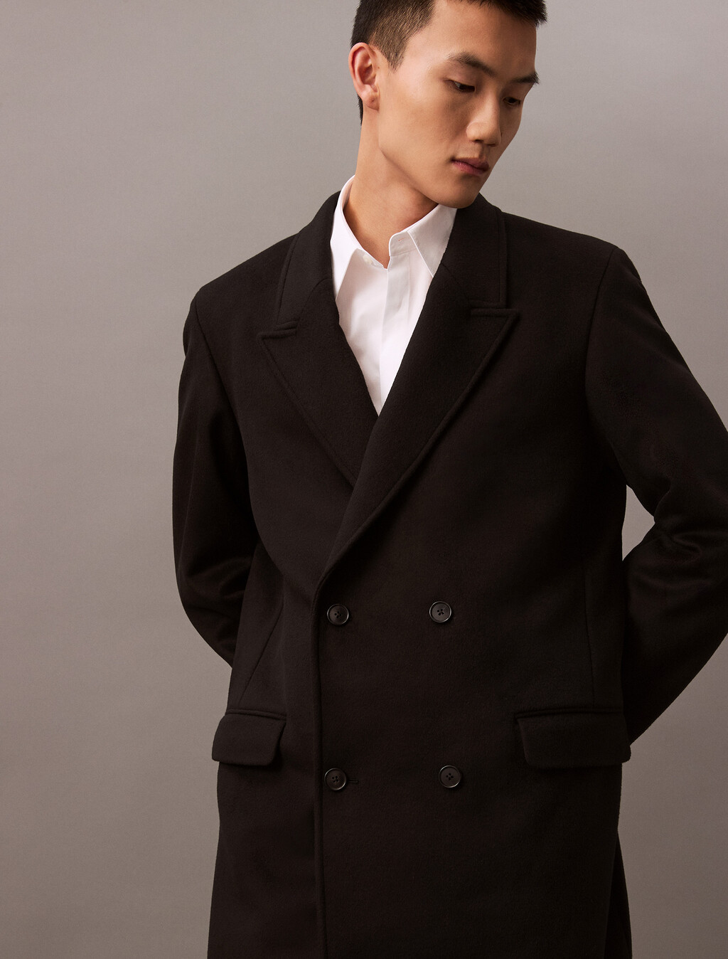 Buy 남성 롱슬리브 브러시드 울 코트 in color BLACK