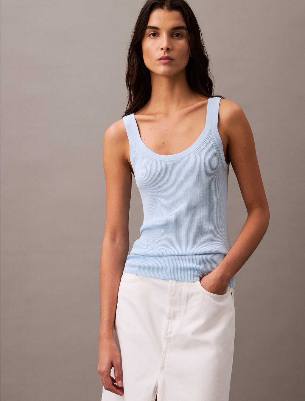 Buy 여성 비스코스 립 탱크 in color HALOGEN BLUE