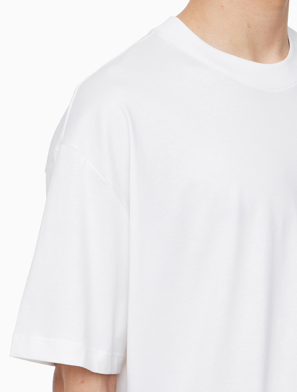 Buy 남성 오버핏 인스티튜셔널 로고 반팔 티셔츠 in color BRIGHT WHITE