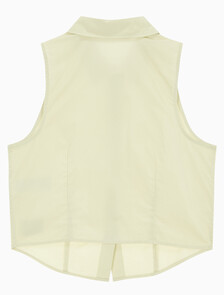 Buy 여성 우븐 라벨 슬리브리스 셔츠 in color GREEN