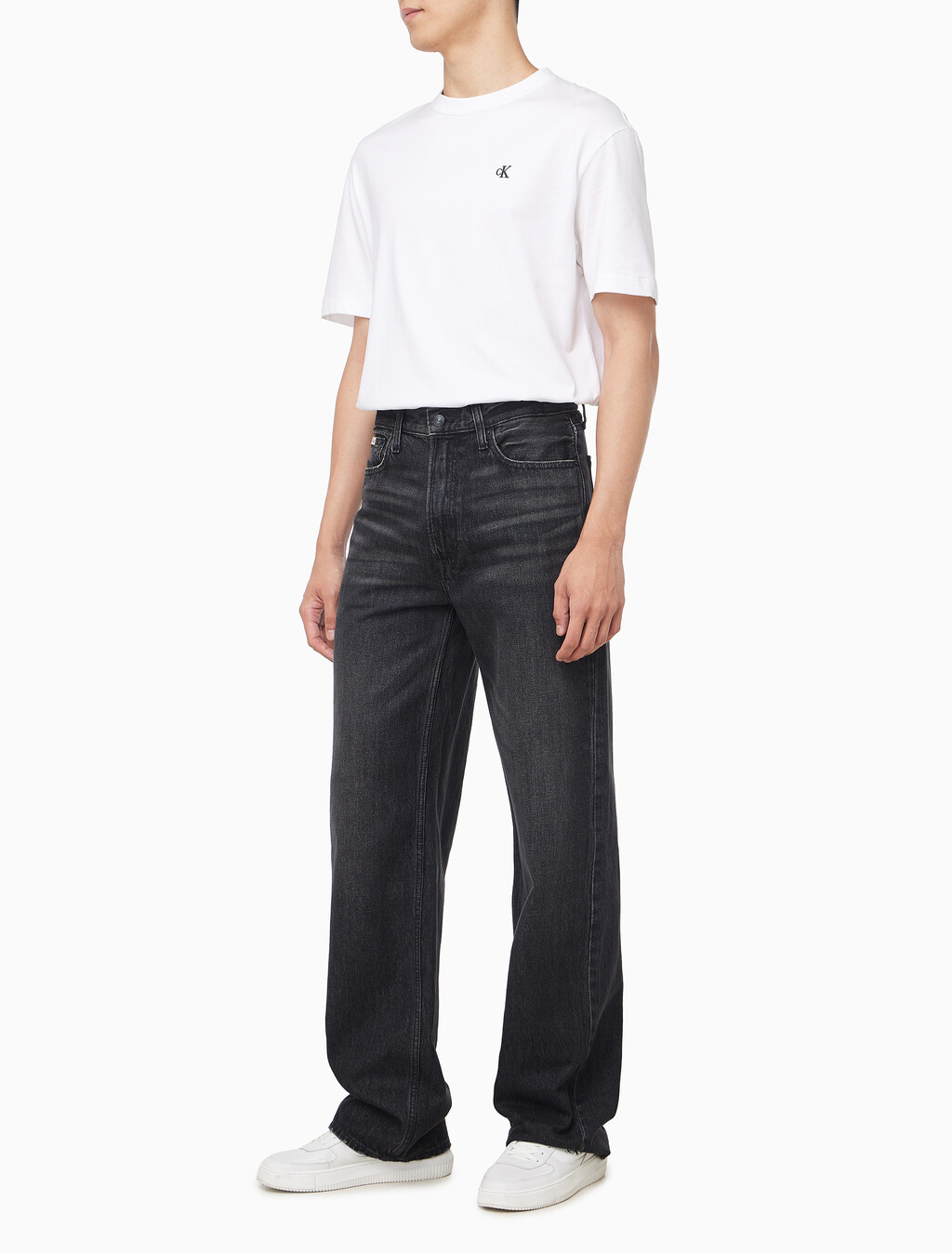 Buy 남성 배기핏 다크블루 데님 in color BLACK