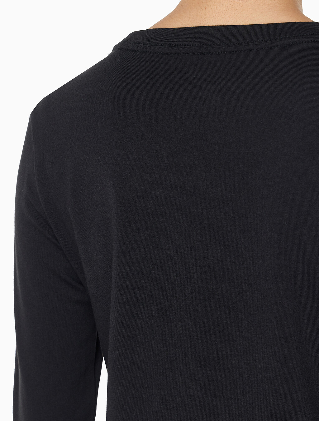 Buy 여성 L/S 스탠다드 로고 슬림 크루넥 티셔츠 in color BLACK